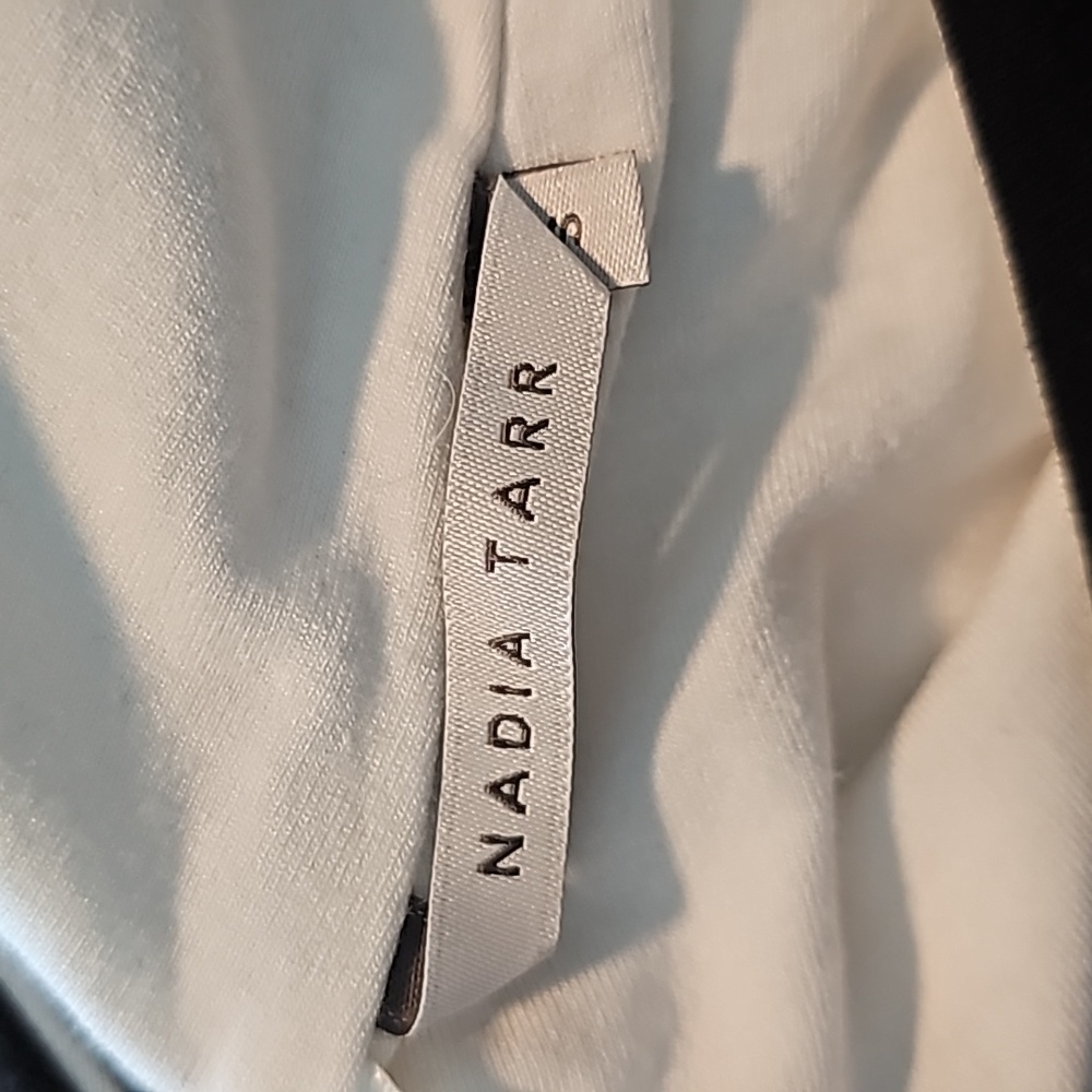 Nadia Tarr Cropped Long Sleeve Top - Picture 6 of 8
